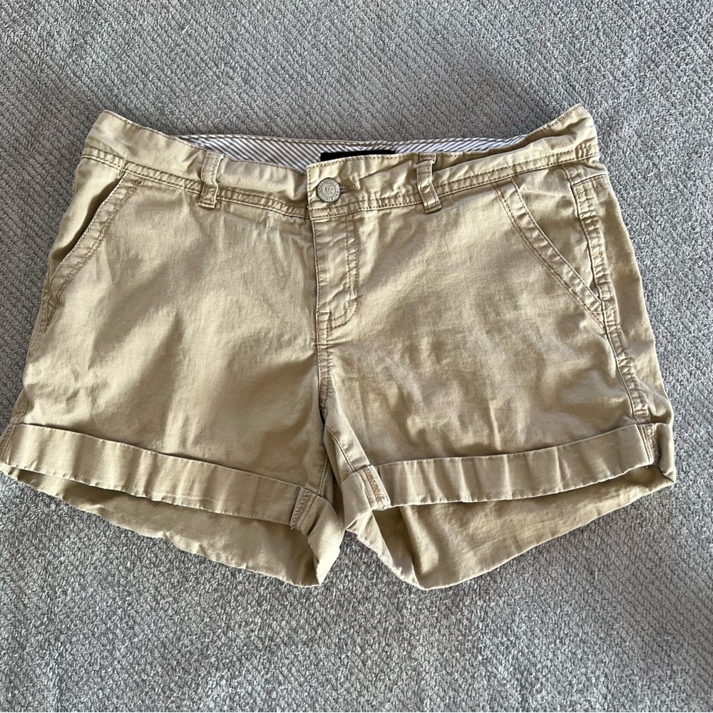 Aeropostale Khaki Shorts Size 8 Tan Cuffed Casual Preppy Summer Stretch